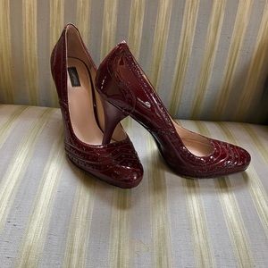 Joan & David Burgundy patent leather pumps. 8M